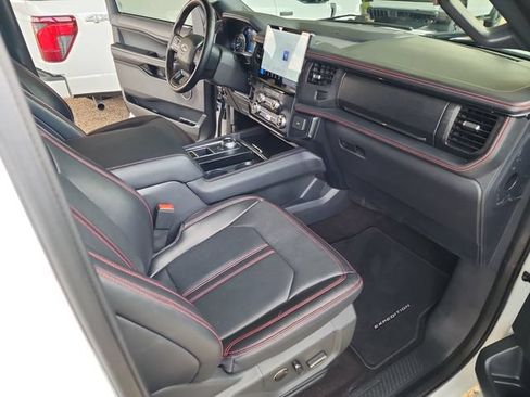Used 2022 Ford Expedition Limited RWD image 11