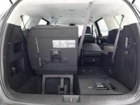 Used 2025 Kia Carnival FWD image 36