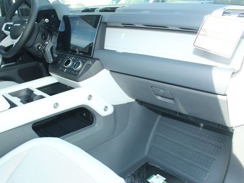 New 2026 Land Rover Defender 110 S AWD/4WD image 23