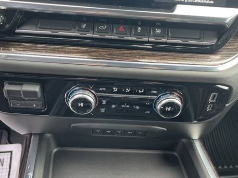 Used 2024 GMC Sierra 2500 SLE w/ SLE Convenience Package image 18