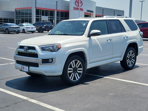 Used 2016 Toyota 4Runner Limited AWD/4WD image 3