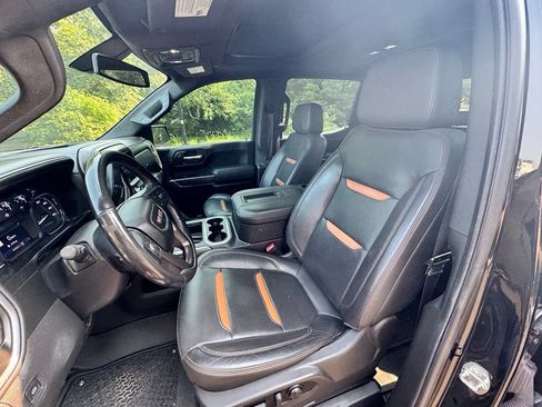 Used 2022 GMC Sierra 1500 AT4 w/ AT4 Preferred Package AWD/4WD image 9