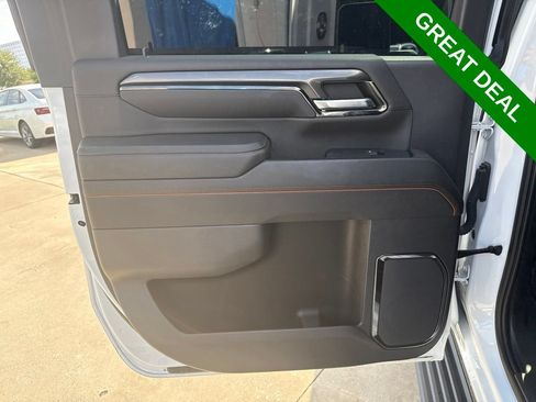 Used 2024 GMC Sierra 2500 AT4 w/ AT4 Preferred Package AWD/4WD image 19