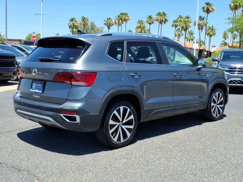 Certified 2023 Volkswagen Taos SE FWD image 7
