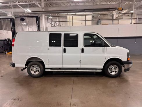 Used 2025 Chevrolet Express 2500 w/ Driver Convenience Package RWD image 4