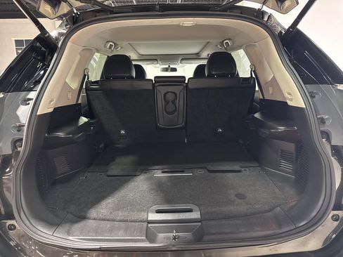 Used 2015 Nissan Rogue SL w/ SL Premium Package image 36