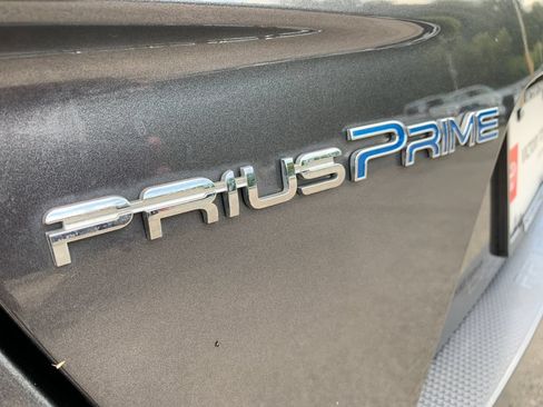 Used 2022 Toyota Prius Prime XLE FWD image 36
