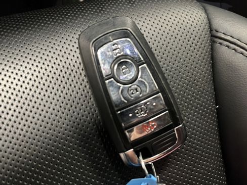 Used 2025 Lincoln Corsair Grand Touring AWD/4WD image 35