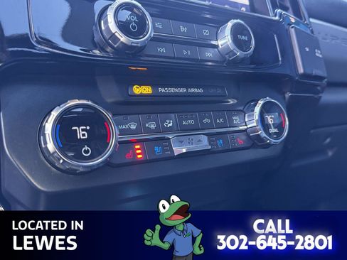 Used 2022 Ford F250 Lariat w/ Black Appearance Package image 19