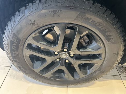 Used 2020 Land Rover Defender 110 HSE image 19