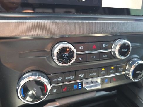 Used 2025 Ford F250 Platinum image 21