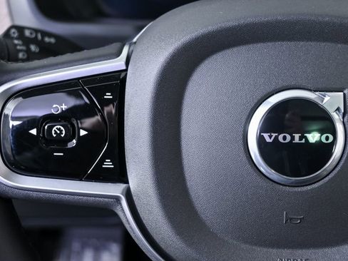 Used 2025 Volvo XC90 B5 Plus image 11