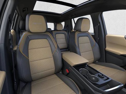 New 2026 Chevrolet Equinox ACTIV w/ Convenience Package III FWD image 16