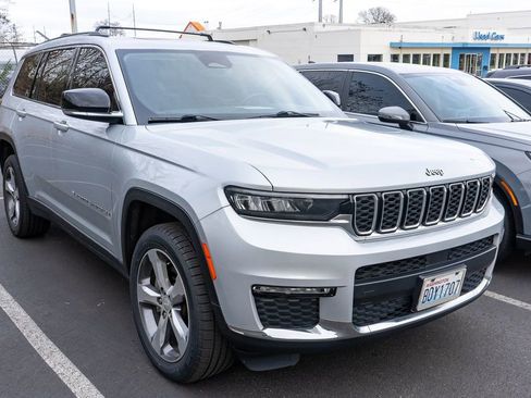 Used 2021 Jeep Grand Cherokee L Limited image 3