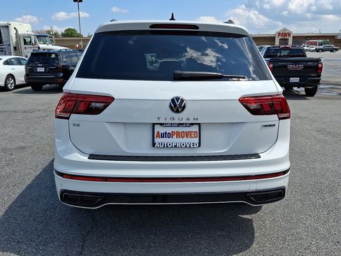 Used 2022 Volkswagen Tiguan SE R-Line AWD/4WD image 5