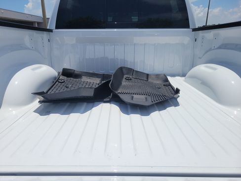 Used 2025 RAM 1500 Big Horn AWD/4WD image 7