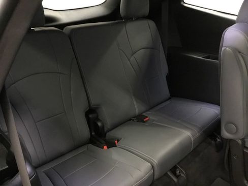 Used 2023 Buick Enclave Essence w/ Experience Buick Package image 20