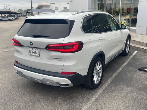 Used 2021 BMW X5 xDrive40i w/ Convenience Package AWD/4WD image 3