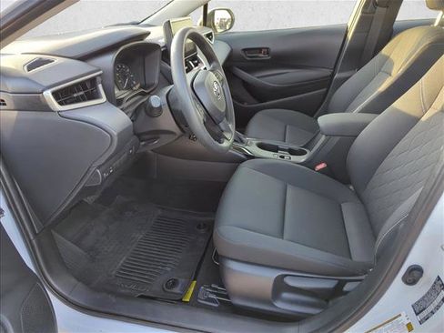 Certified 2025 Toyota Corolla LE image 9