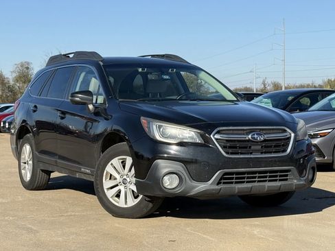 Used 2018 Subaru Outback 2.5i Premium image 2