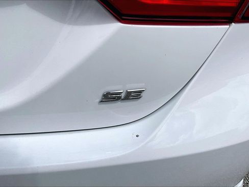 Used 2024 Toyota Camry SE FWD image 8