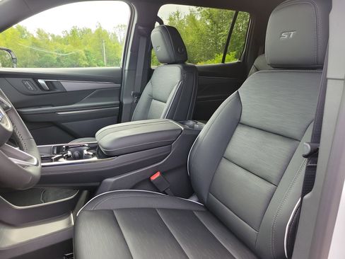 New 2026 Buick Enclave Sport Touring w/ Power Package AWD/4WD image 4
