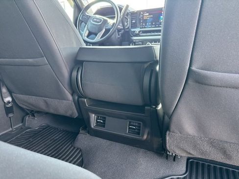 Used 2024 GMC Sierra 2500 SLE image 17