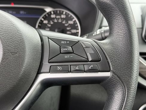Used 2024 Nissan Altima 2.5 SV FWD image 12