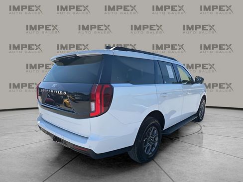 Used 2025 Ford Expedition Active AWD/4WD image 5