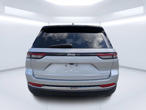 New 2026 Jeep Grand Cherokee Laredo image 4