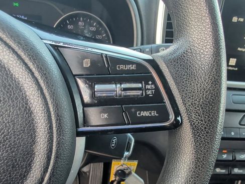 Used 2022 Kia Sportage LX image 25