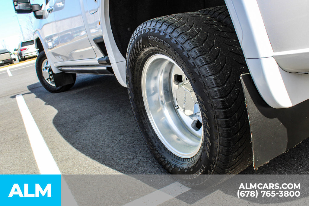 Used 2024 GMC Sierra 3500 Denali Ultimate AWD/4WD image 12