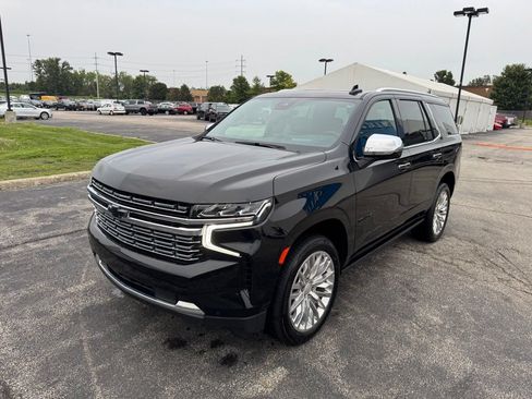Used 2023 Chevrolet Tahoe Premier w/ Premium Package AWD/4WD image 3