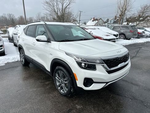 Used 2023 Kia Seltos S image 11