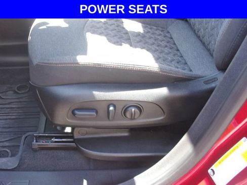 Used 2024 Chevrolet Equinox LT w/ LPO, Floor Liner Package FWD image 7