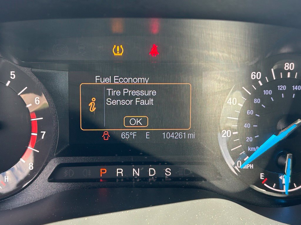 Used 2015 Ford Fusion SE w/ Equipment Group 201A FWD image 17