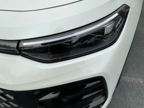 New 2026 Volkswagen Tiguan SE R-Line image 25