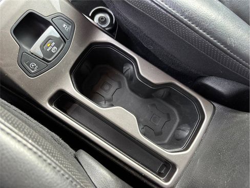 Used 2021 Jeep Renegade Limited image 32