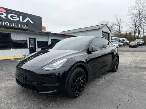 Used 2021 Tesla Model Y 2WD image 3