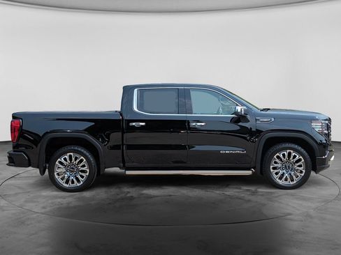 Used 2023 GMC Sierra 1500 Denali Ultimate AWD/4WD image 8