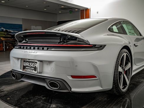 New 2026 Porsche 911 Carrera 4S image 23