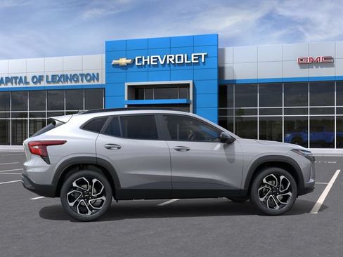 New 2026 Chevrolet Trax RS w/ Sunroof Package FWD image 5