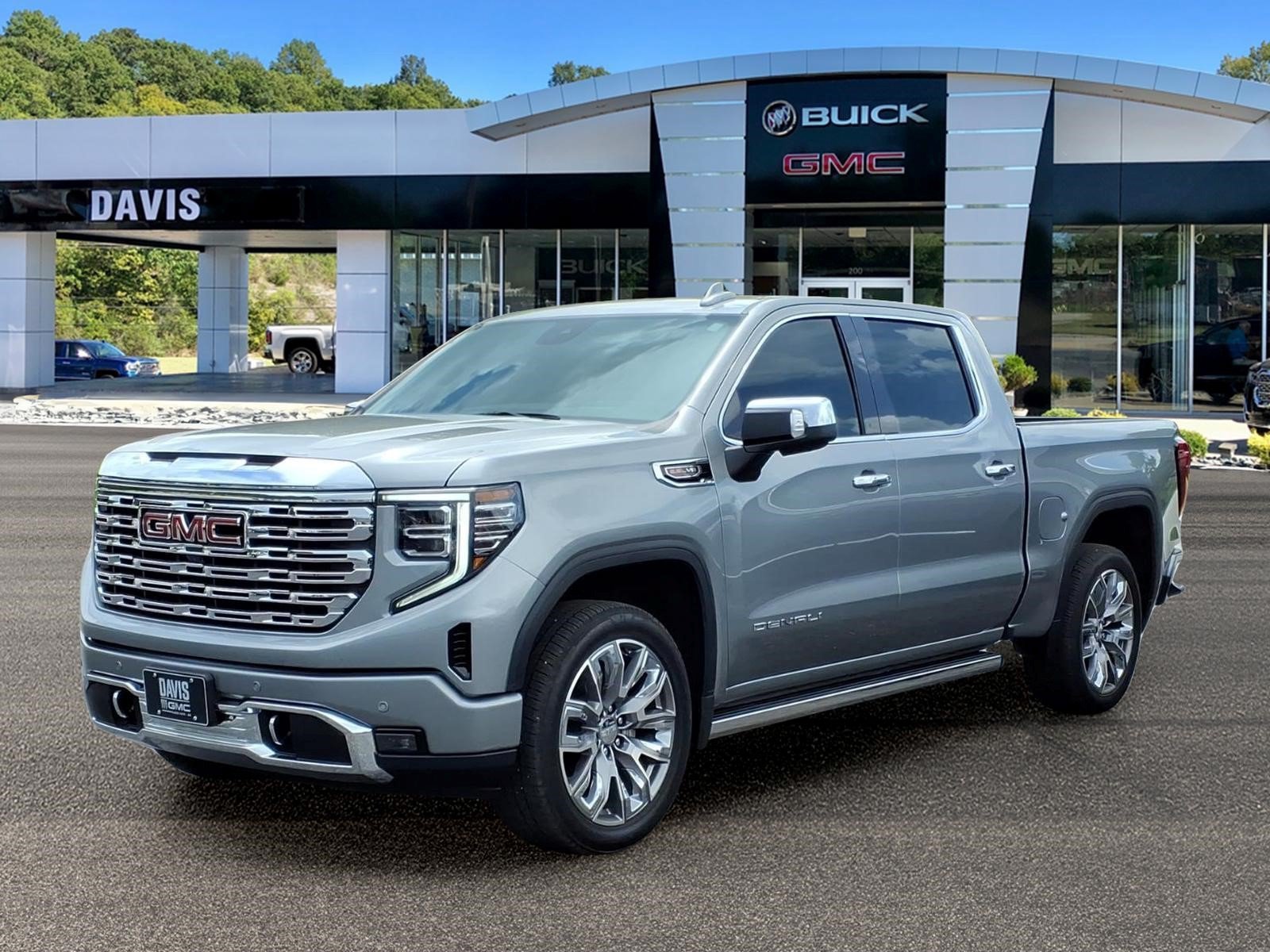 Used 2026 GMC Sierra 1500 Denali w/ Denali Reserve Package AWD/4WD image 3