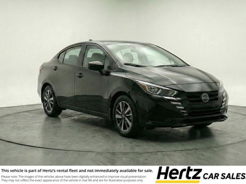 Used 2025 Nissan Versa SV image 1