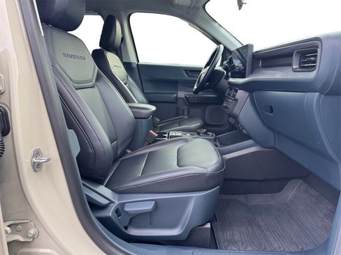 Used 2025 Ford Maverick Lariat w/ Black Appearance Package image 15