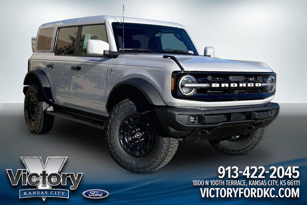 New 2026 Ford Bronco Outer Banks w/ Sasquatch Package AWD/4WD image 1