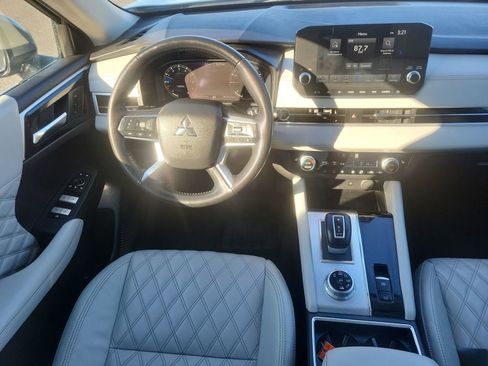 Used 2023 Mitsubishi Outlander SEL image 15