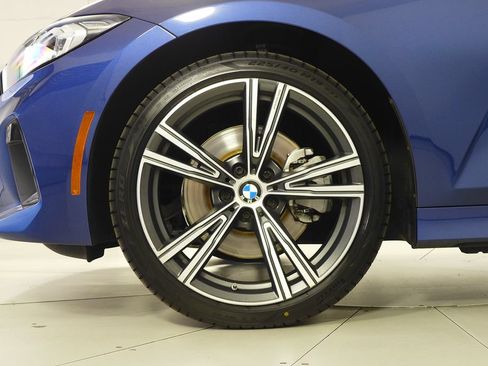 Used 2023 BMW 330i xDrive Sedan w/ Premium Package AWD/4WD image 5