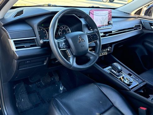 Used 2022 Mitsubishi Outlander ES image 19