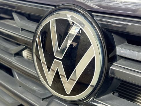 Certified 2024 Volkswagen Atlas SEL Premium R-Line AWD/4WD image 32